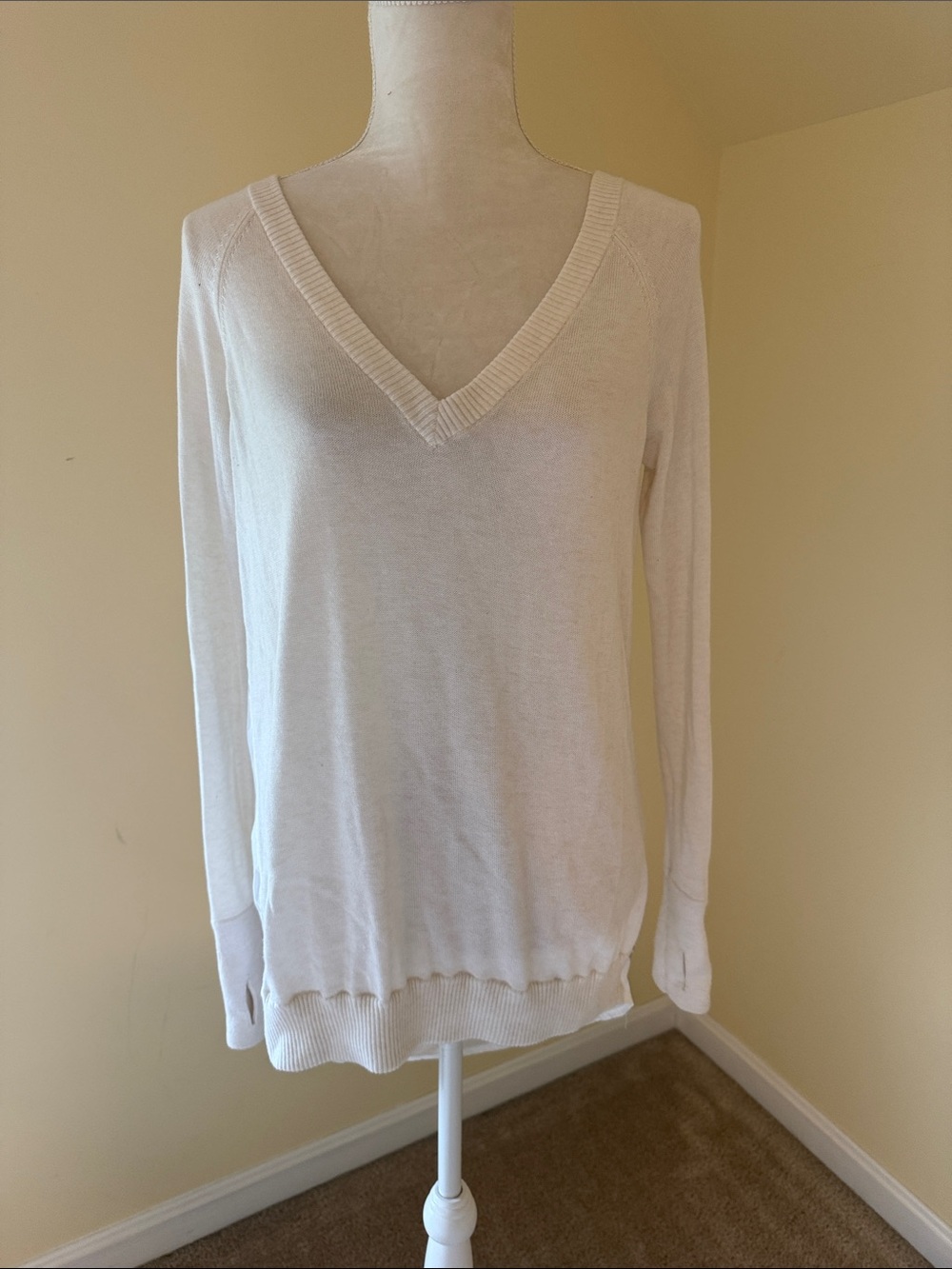Lululemon Light Cream V-Neck Lightweight Sweater - fits like a 6